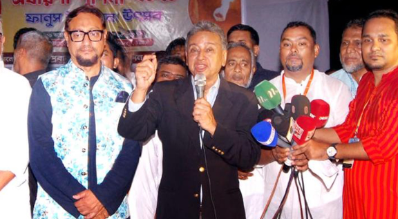 আমার সামনে পূর্ণিমার পূর্ণ চাঁদ দেখা যাচ্ছে-আমির খসরু