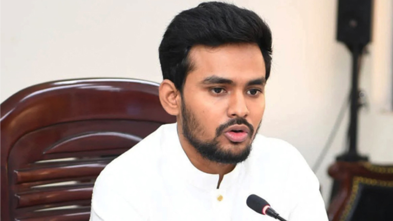 জাতীয় সংসদ নির্বাচনে অংশগ্রহণ নিয়ে মতামত জানালেন আসিফ মাহমুদ