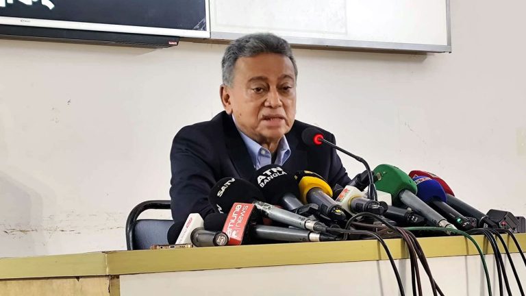 গণভোটের সিদ্ধান্ত নিয়ে তর্ক-বিতর্ক না করার অনুরোধ জানালেন আমীর খসরু